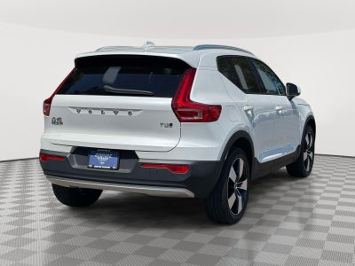 2022 Volvo XC40 T5 Momentum
