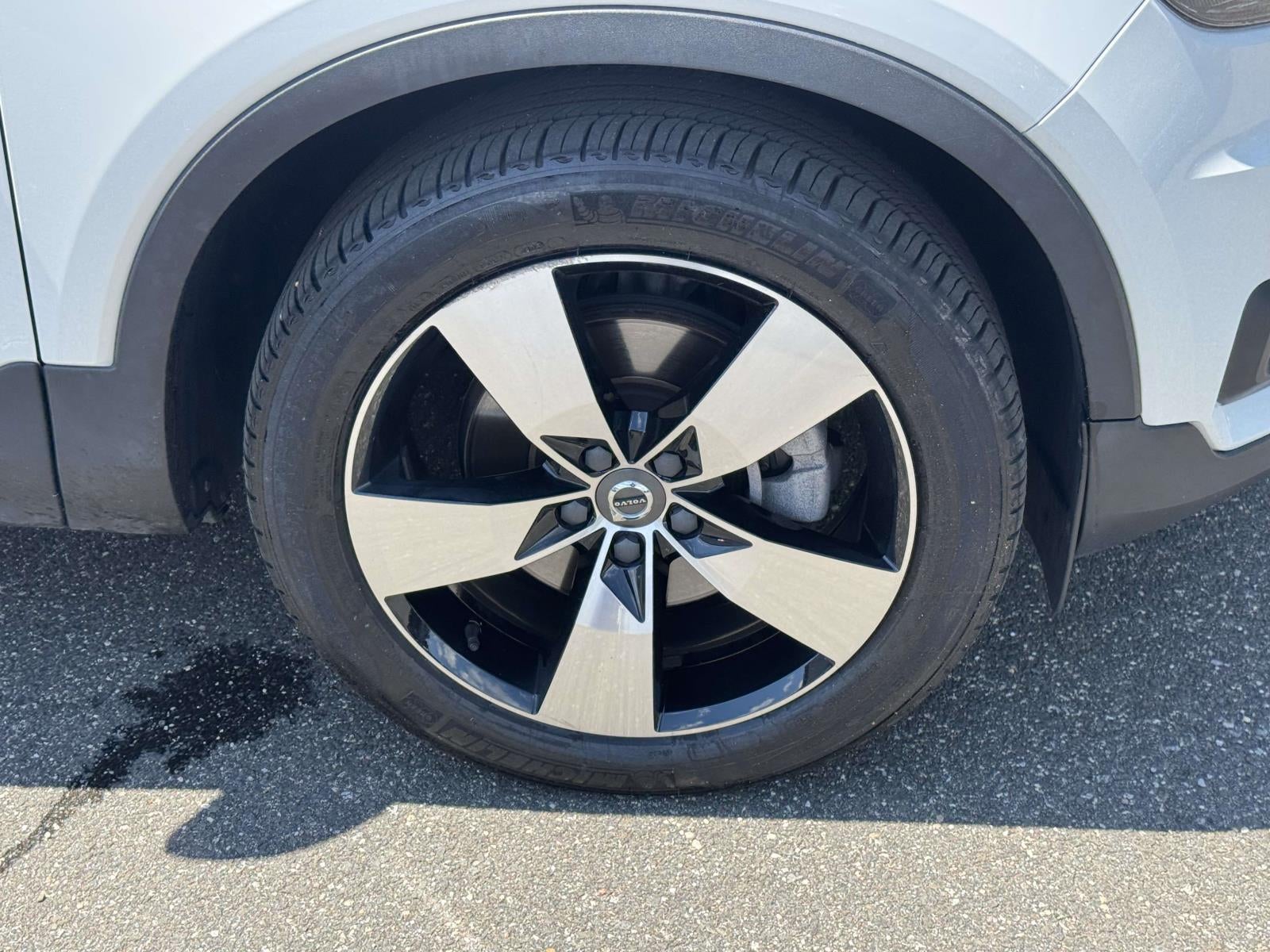 2022 Volvo XC40 T5 Momentum
