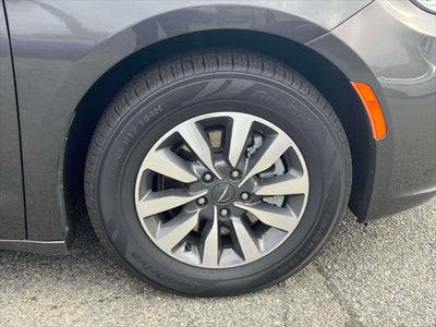 2022 Chrysler Pacifica Hybrid Touring L