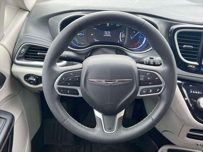2022 Chrysler Pacifica Hybrid Touring L
