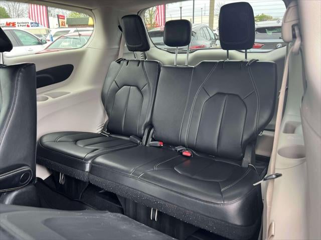 2022 Chrysler Pacifica Hybrid Touring L