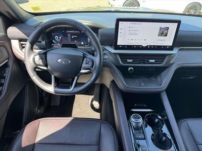2025 Ford Explorer Platinum