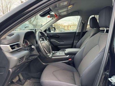 2022 Toyota Highlander LE
