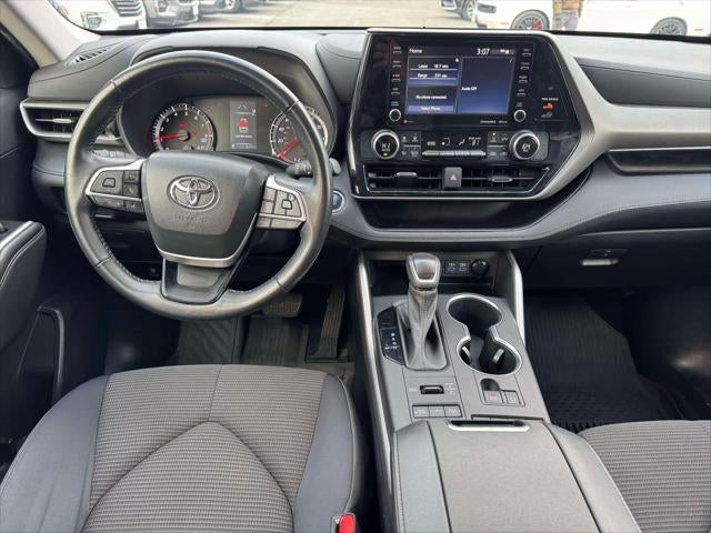 2022 Toyota Highlander LE