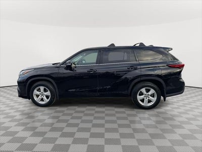 2022 Toyota Highlander LE