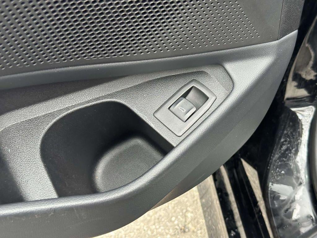 2025 BMW 330i xDrive