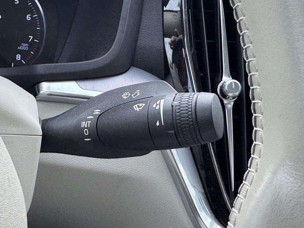 2020 Volvo S60 T5 Momentum