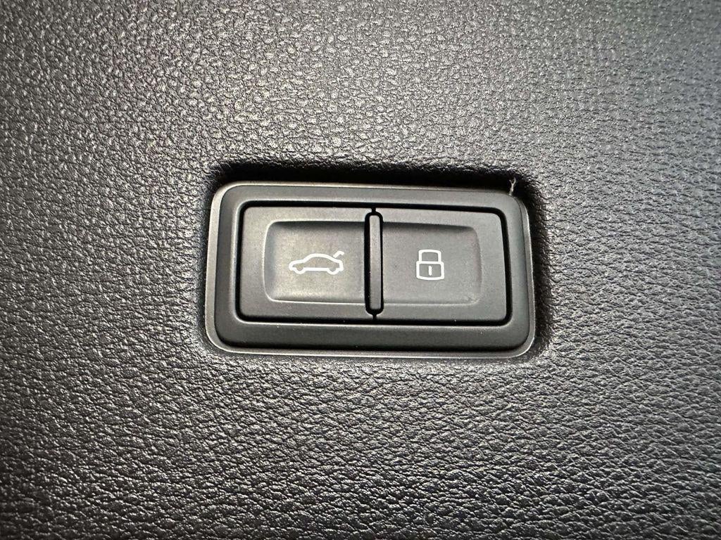 2022 Audi Q8 Premium 55 TFSI quattro Tiptronic