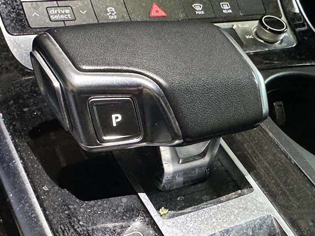 2022 Audi Q8 Premium 55 TFSI quattro Tiptronic