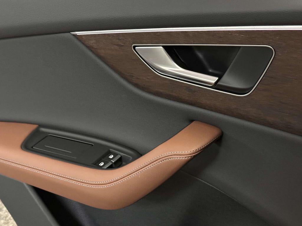 2025 Audi Q8 Premium Plus 55 TFSI quattro